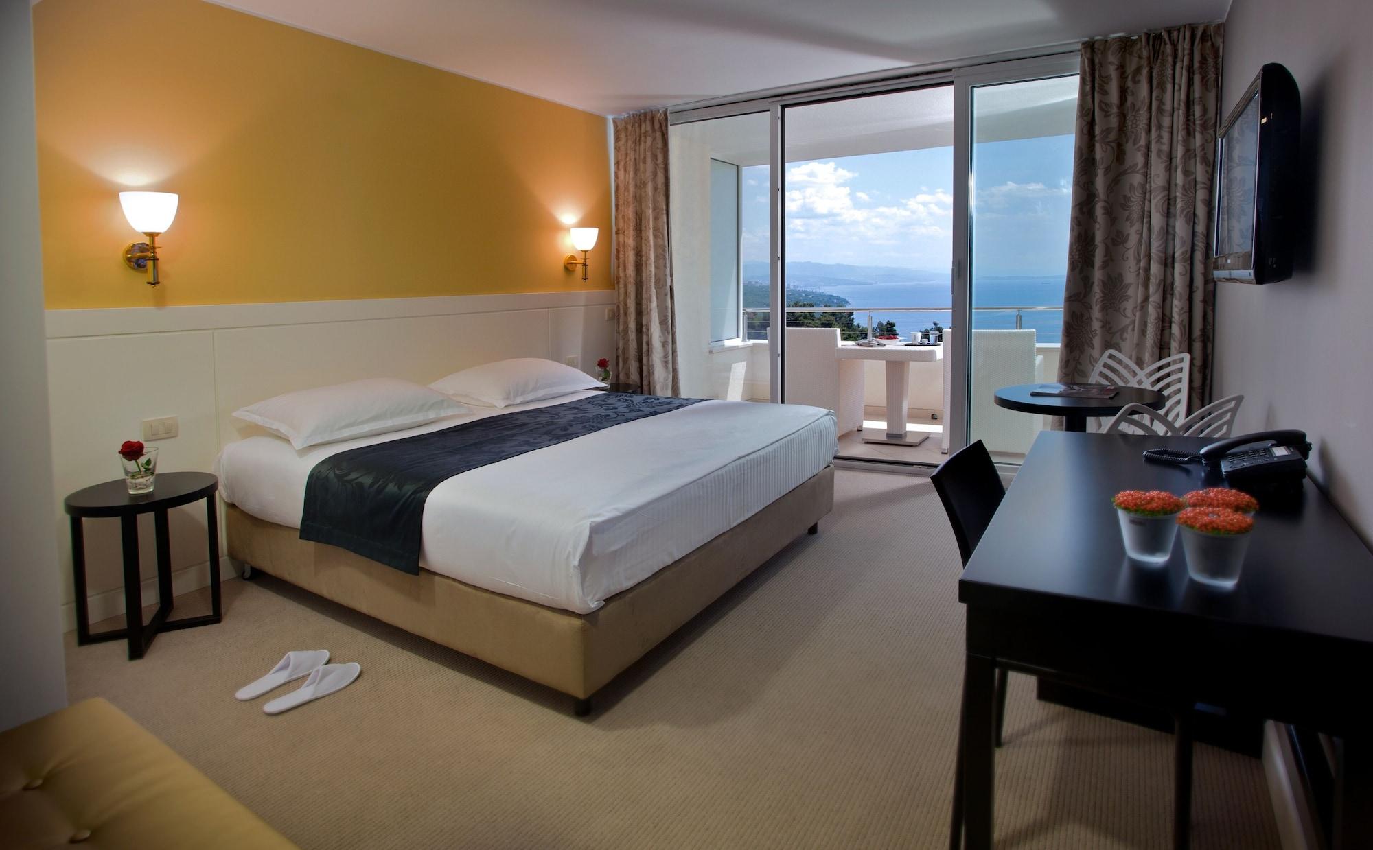 Hotel Laurus - Liburnia Opatija Exterior photo