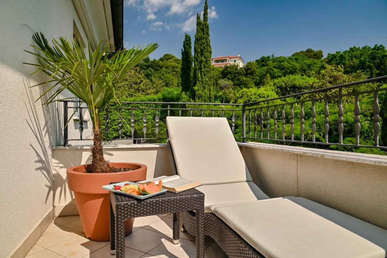 Hotel Laurus - Liburnia Opatija Exterior photo