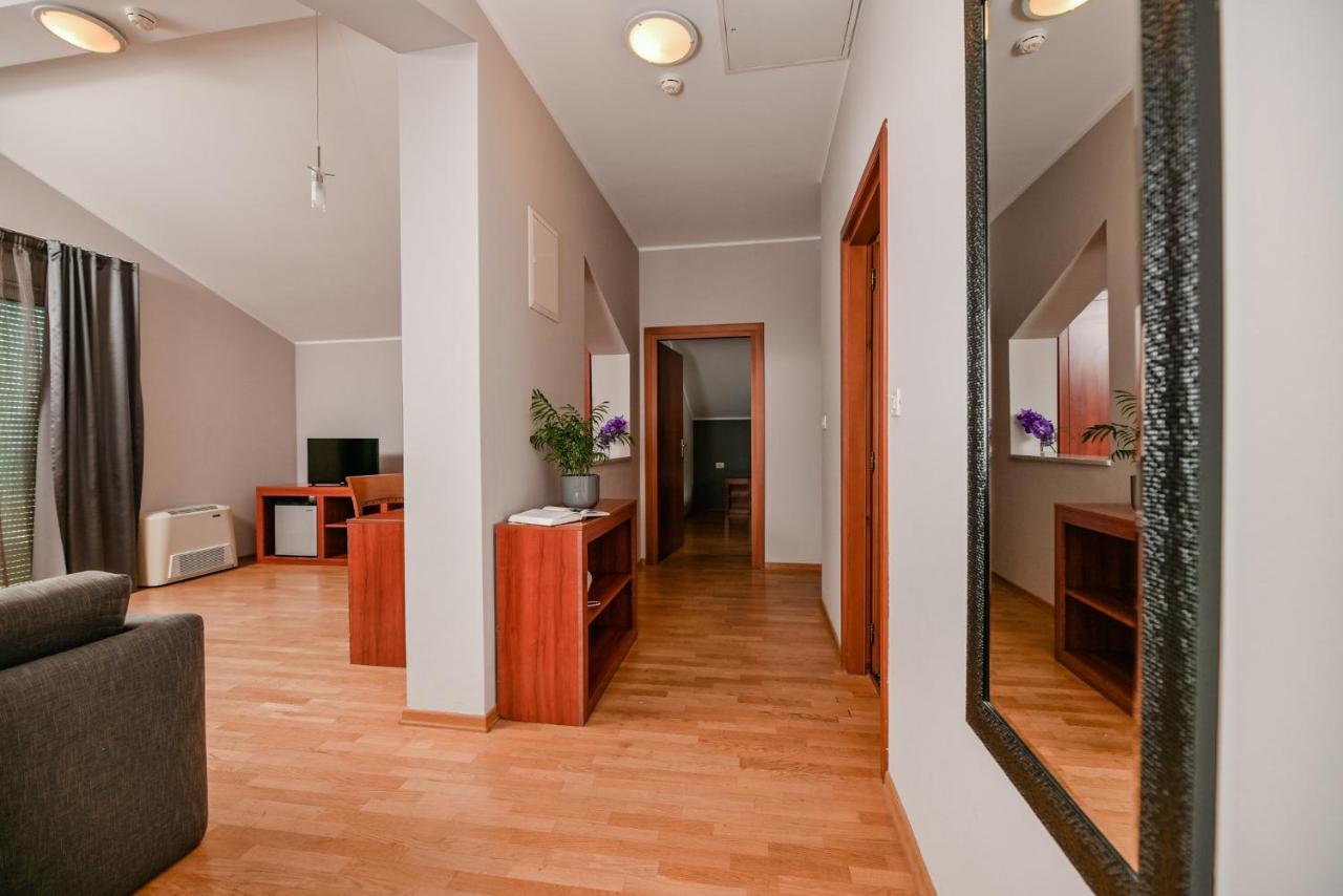 Hotel Laurus - Liburnia Opatija Exterior photo