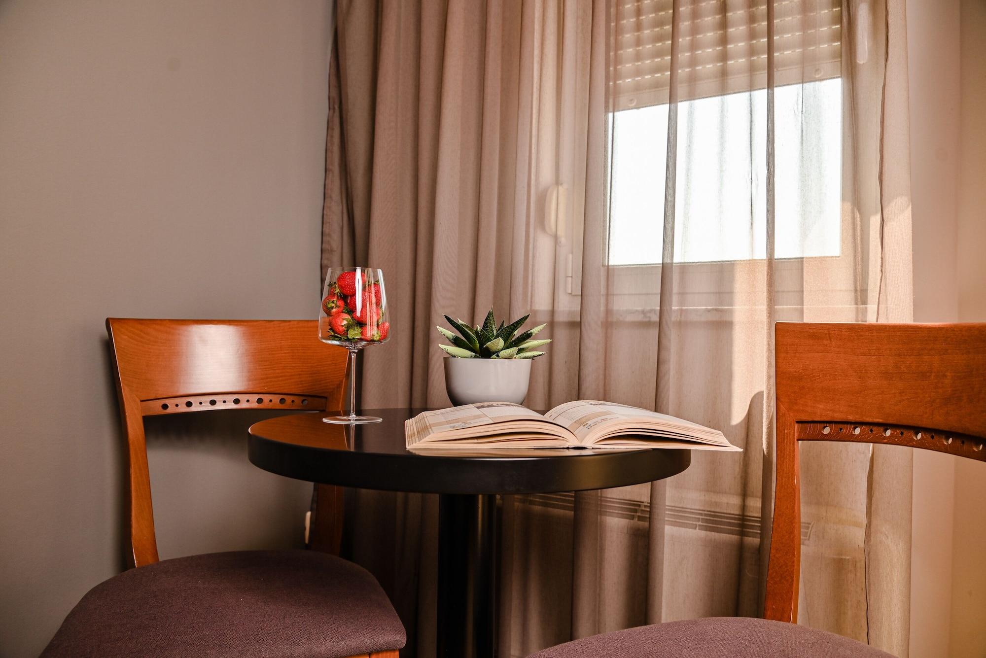 Hotel Laurus - Liburnia Opatija Exterior photo