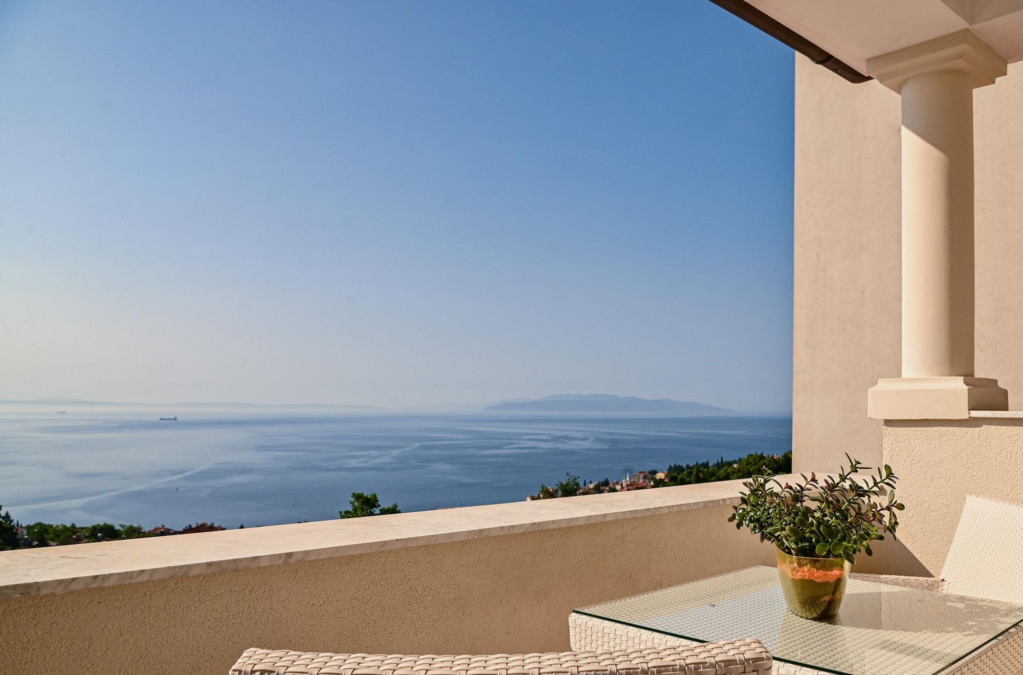 Hotel Laurus - Liburnia Opatija Exterior photo