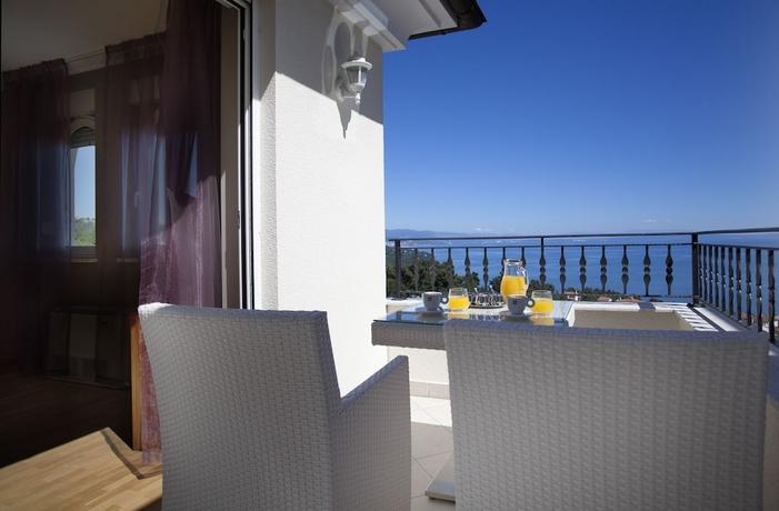 Hotel Laurus - Liburnia Opatija Exterior photo